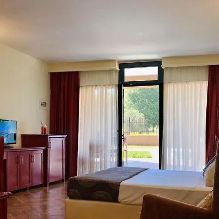 Village Mare Resort 4*