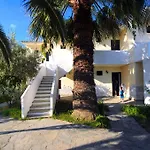 Village Mare אתר נופש 4*