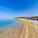 אתר נופש Village Mare 4*
