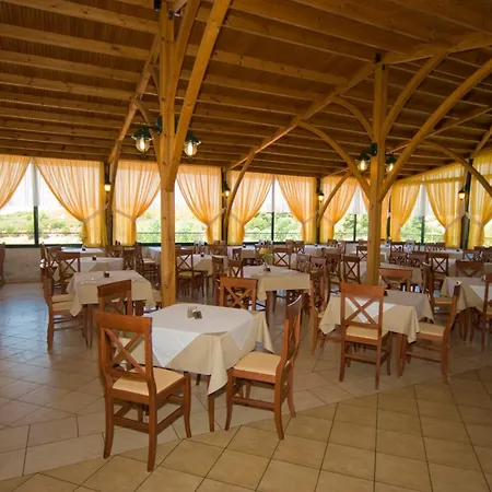 Village Mare 4* Μεταμόρφωση
