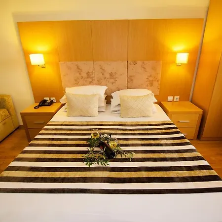 Village Mare Ośrodek wypoczynkowy 4*