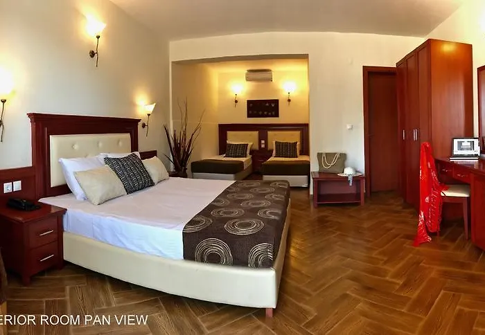 Village Mare منتجع 4*